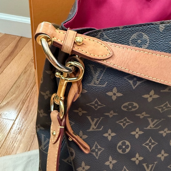 Louis Vuitton Graceful MM Shoulder Bag Monogram Canvas - Picture 7 of 14
